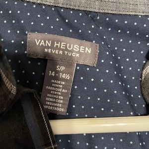 Men’s Size Medium Van Huesen dress shirts